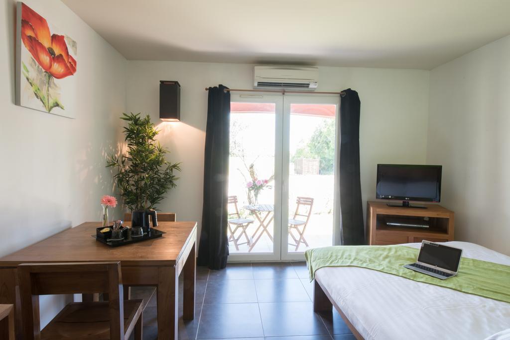 Domaine le Milos Appart'Hotel Castries Exterior foto