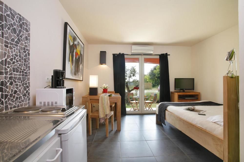 Domaine le Milos Appart'Hotel Castries Exterior foto